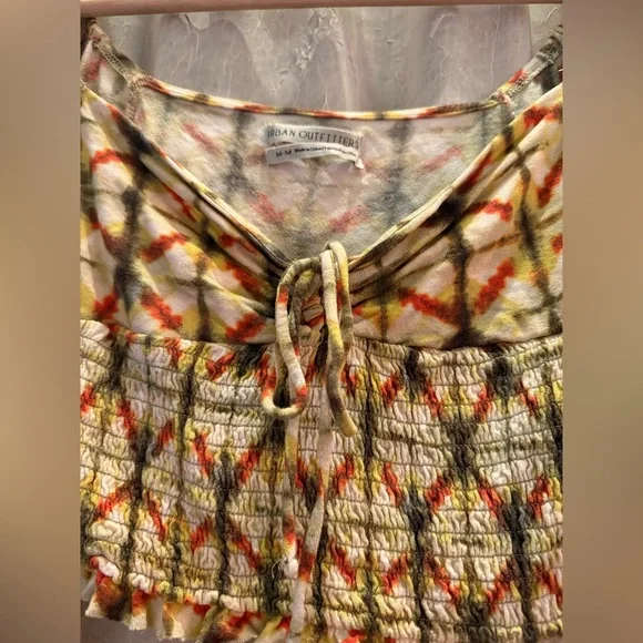 Urban Outfitters Crop Top - Picture 2 of 4